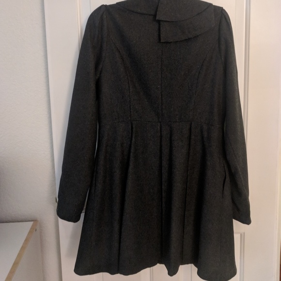 Gorgeous and Feminine Wool Coat with Full Skirt - Picture 9 of 9